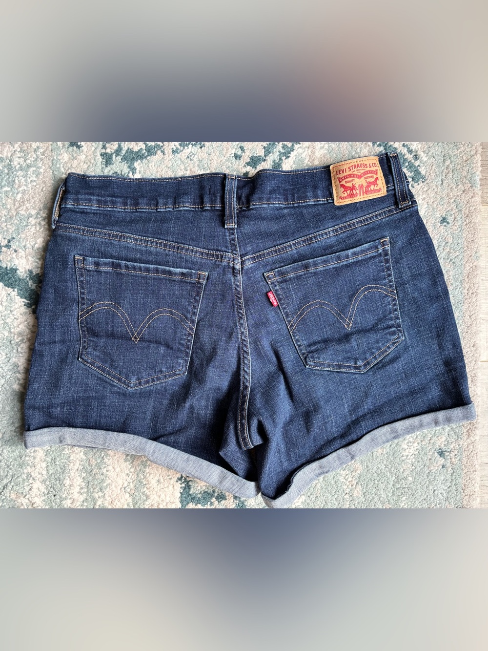 Levi's White and Dark Blue Denim Shorts - Picture 5 of 5